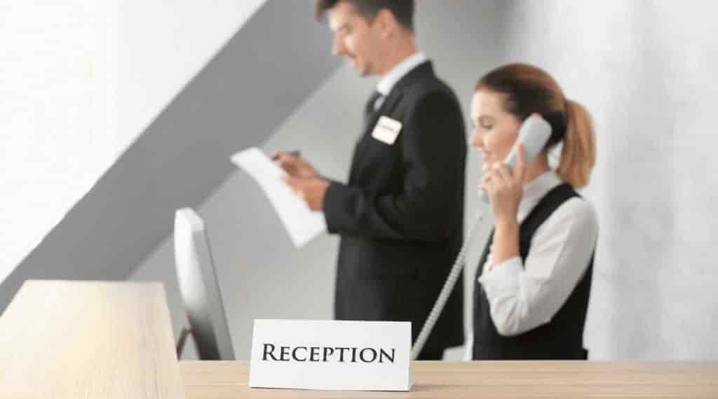 แผนกต้อนรับส่วนหน้า